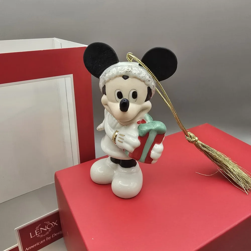 Lenox Disney Showcase Collection Christmas Ornament.... Surprise for Mickey.